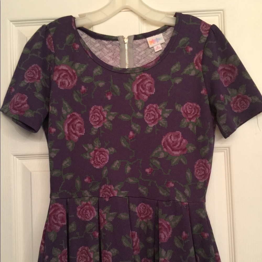 💛{LuLaRoe} Amelia Dress, Roses
